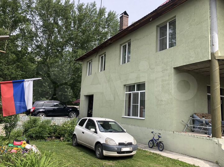 Дом 285,5 м² на участке 7,6 сот.