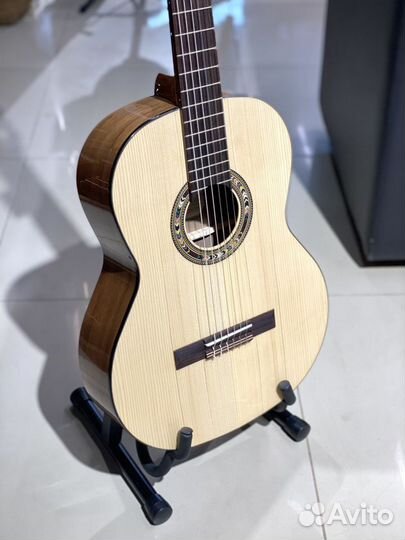 Классическая гитара Kremona Soloist R65S