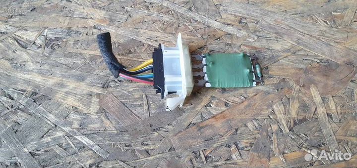 Резистор отопителя Volkswagen Golf V 2003-2009