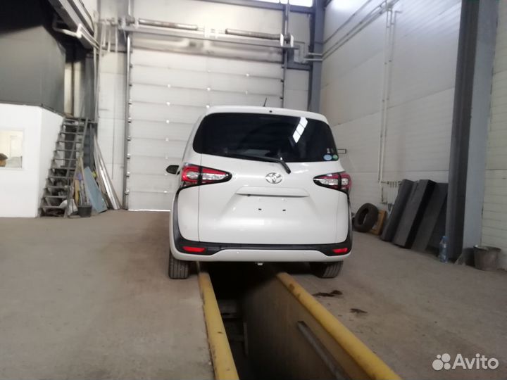 Toyota Sienta 1.5 CVT, 2019, 16 000 км