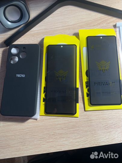 Защитное стекло tecno