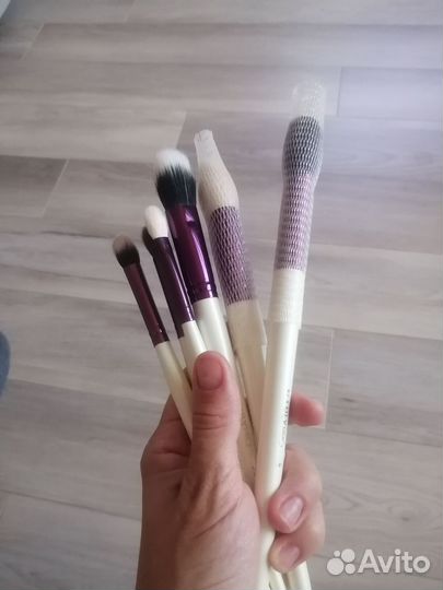 Кисти manly pro и jessup, магнитная палитра