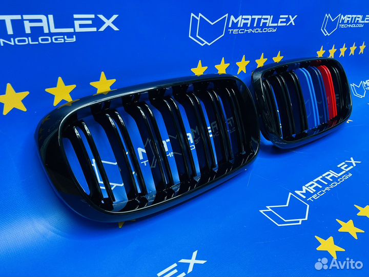 Решетки радиатора BMW X5 F15 M-look триколор