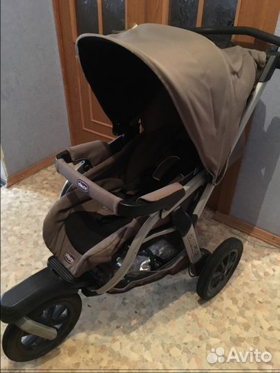 Продаю коляску Chicco Activ3