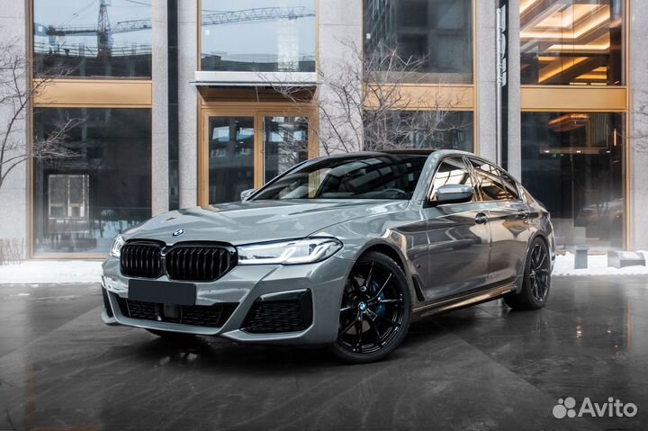 Аренда автомобиля BMW 5 (530i) c М пакетом