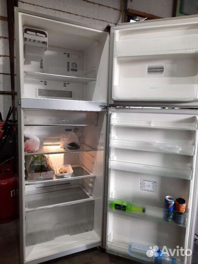 Холодильник toshiba