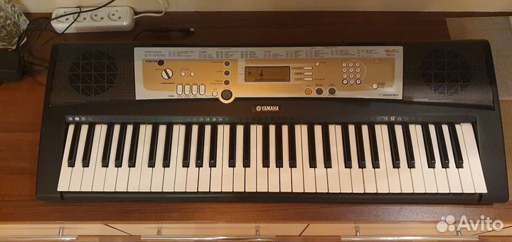 Синтезатор yamaha psr r200