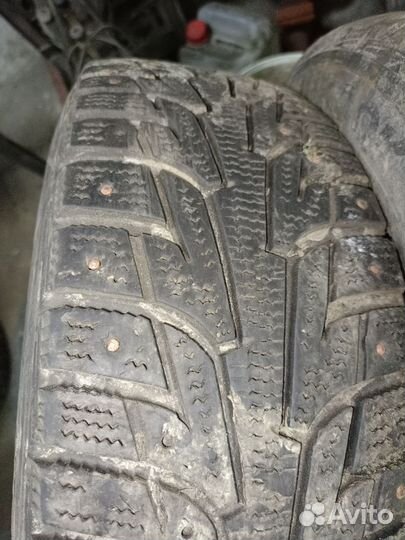 Два зимних баллона 175/65 R14