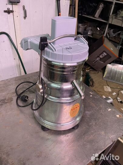 Соковыжималка Vema CE 2083