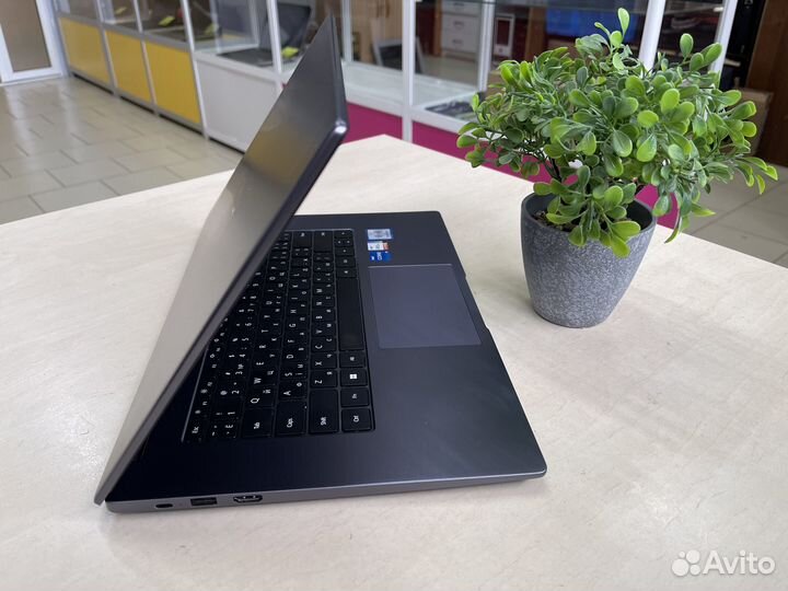 Ультрабук Huawei/Как новый/В коробке/15 дюймов