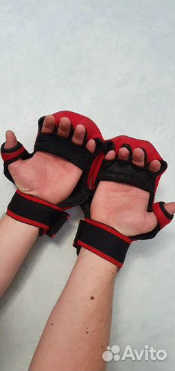 Боксёрские перчатки