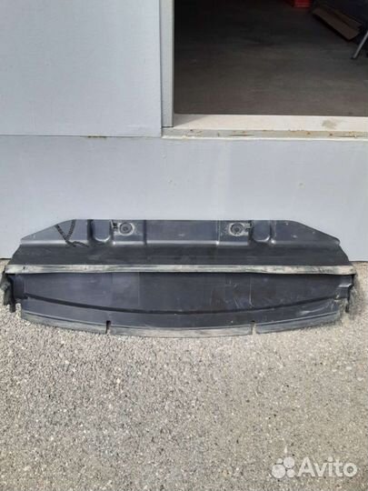 Защита,пыльник радиатора BMW E87