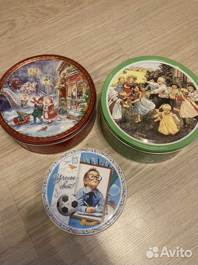 Жестяные банки от печенья