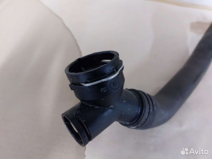 Патрубок системы охлаждения volkswagen jetta 5