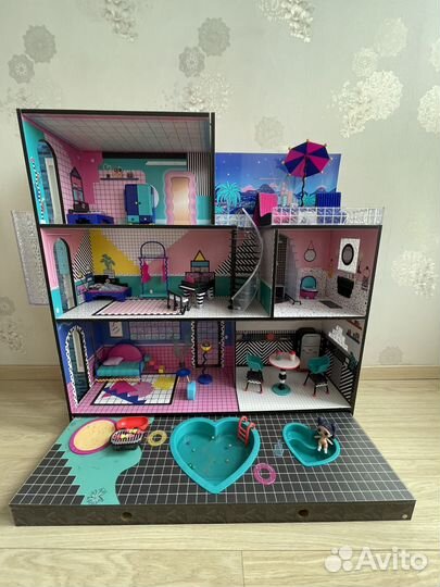 Кукольный дом Lol Surprise с лифтом и бассейном