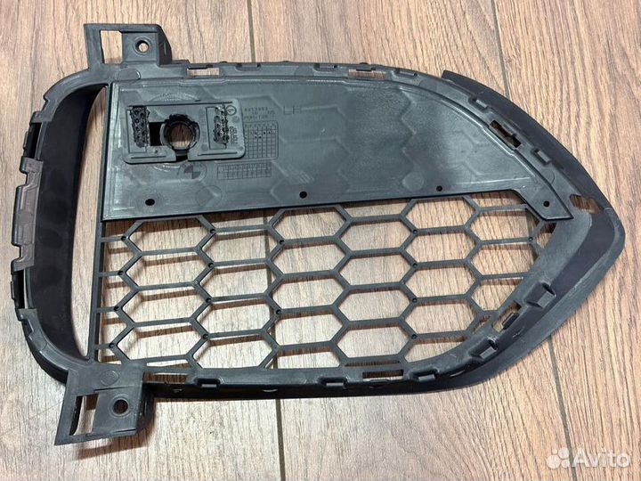 Решетки в бампер BMW F15 левая/ правая 51118053883