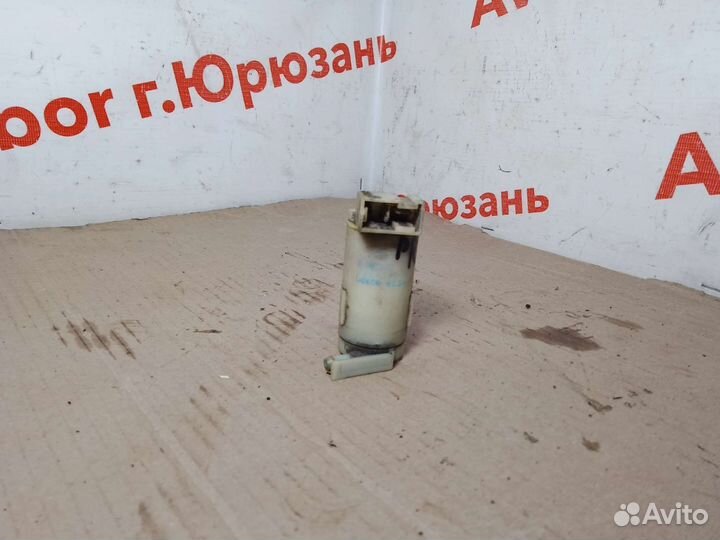 Моторчик омывайки Nissan Presage VU30