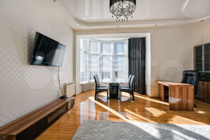 3-к. квартира, 130 м², 2/7 эт.