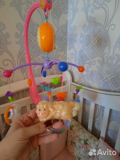 Музыкальный мобиль в кроватку