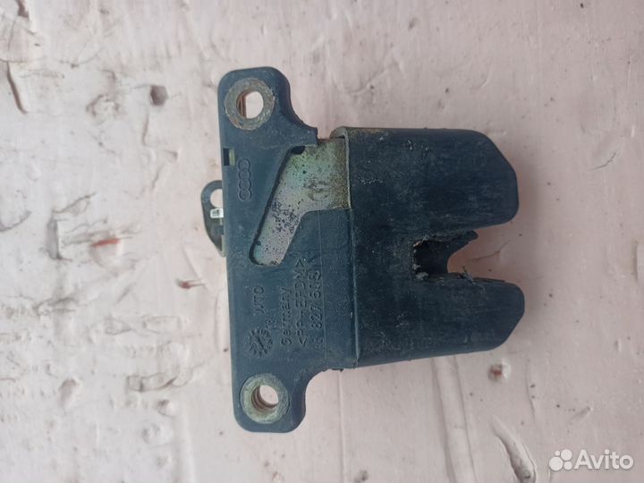 Замок багажника Audi A4, A5, A6, A8