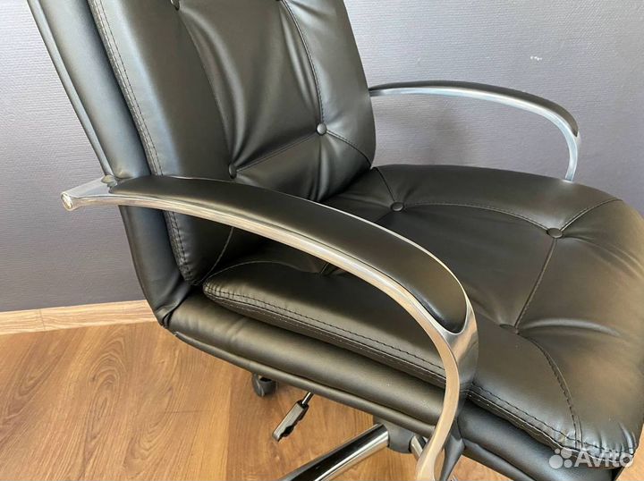 Компьютерное кресло новое