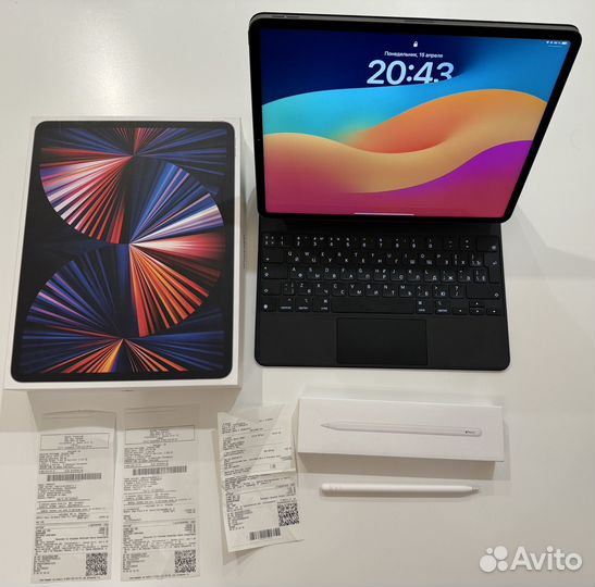 iPad pro 12.9 m1 256; pencil 2; magic keyboard