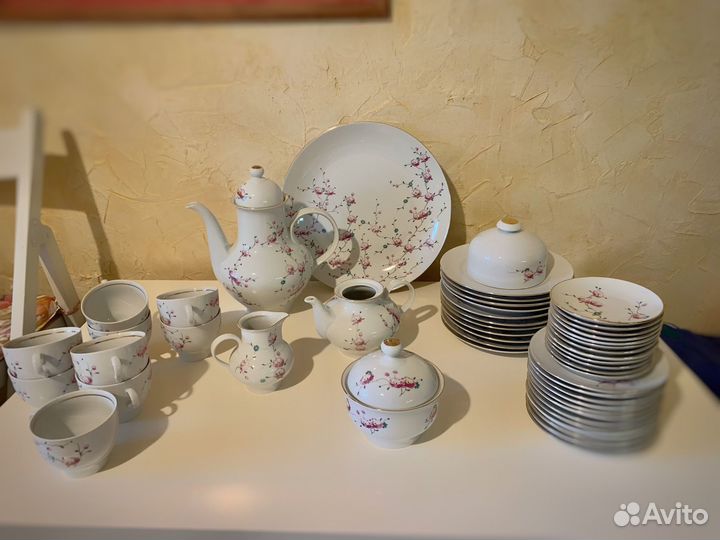 Набор столовой посуды на 12 персон