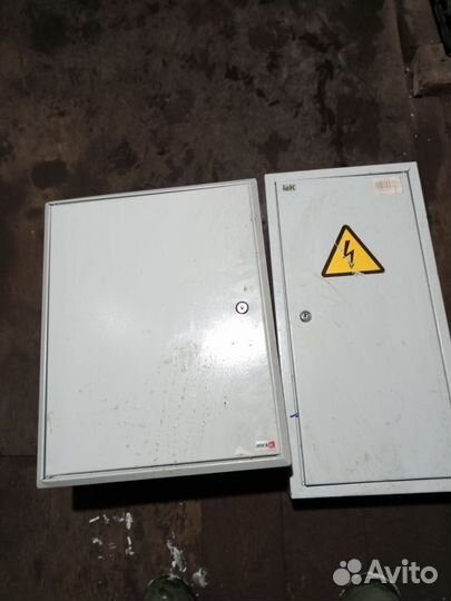 Электрощиток с автоматами. Б у