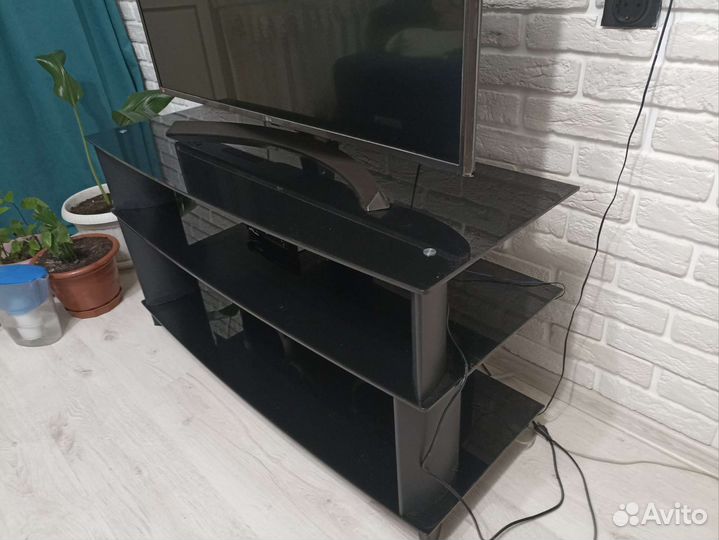 Тумба под телевизор бу стеклянная