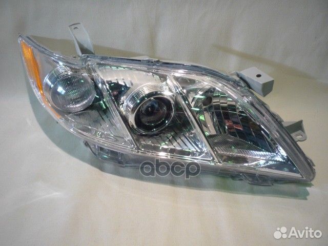 Фара правая Toyota/Оригинал/ 8113033611 toyota