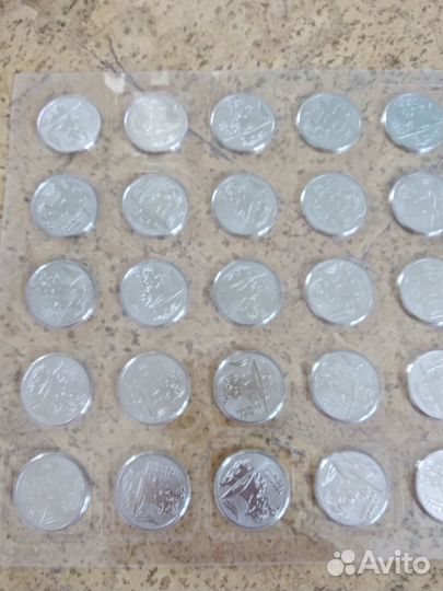 Продаю юбилейные монеты рубли 2р., 5р., 10р., 25р