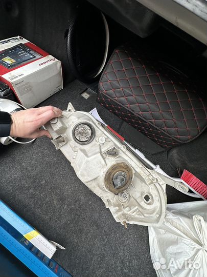 Фара правая toyota