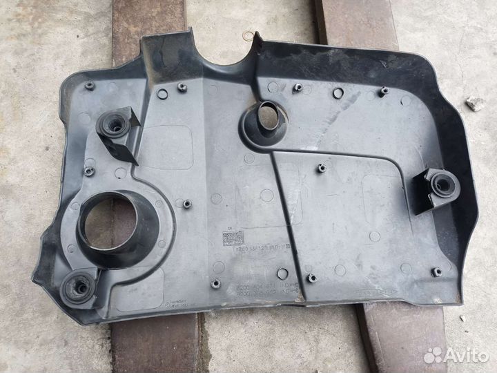 Декоративная крышка двигателя Renault Laguna 3