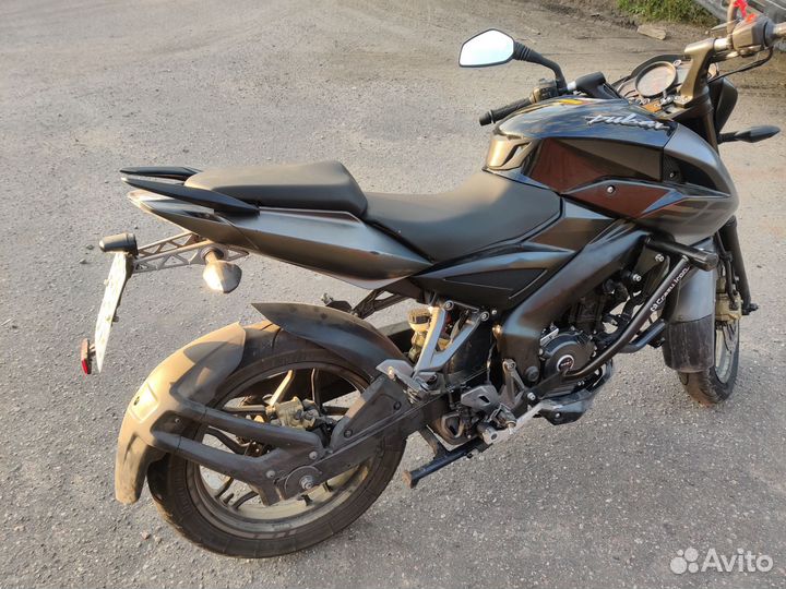 Мотоцикл Bajaj Pulsar NS200