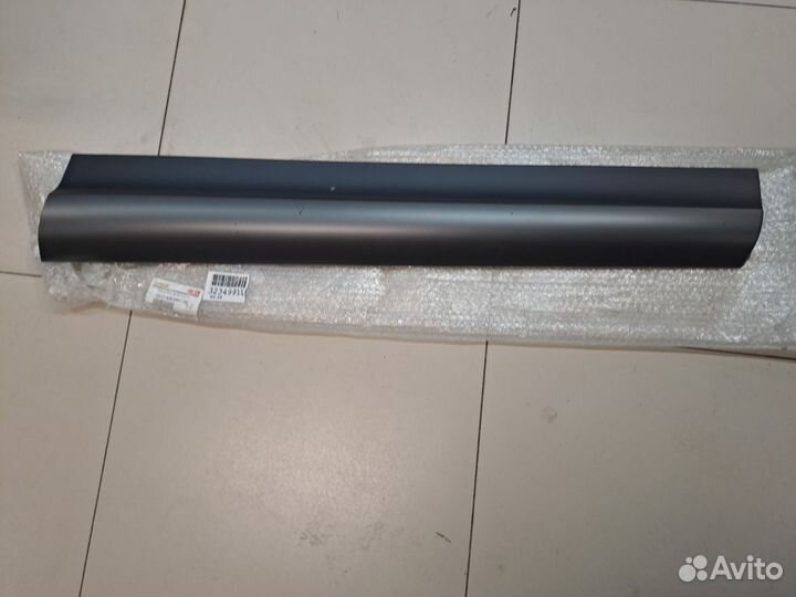 Молдинг двери правый передний Audi Q7 4L 2005-2015