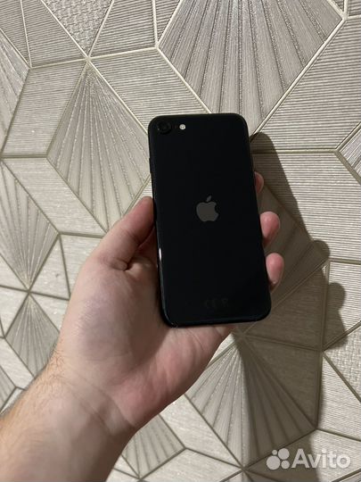 iPhone SE (2020), 64 ГБ