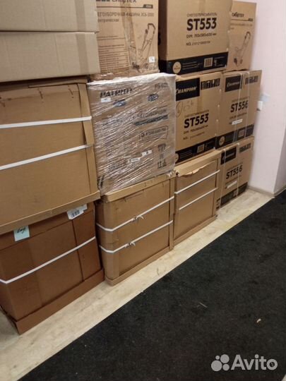 Бензиновый снегоуборщик champion ST 556