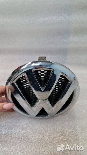 Эмблема в решетку радиатора Volkswagen Transporter