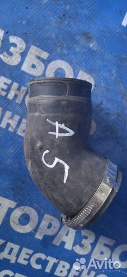 Патрубок интеркулера Skoda Octavia A5 лифтбэк CDA