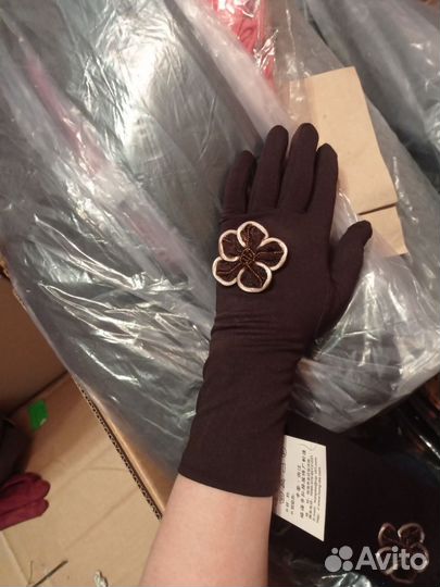 Женские перчатки