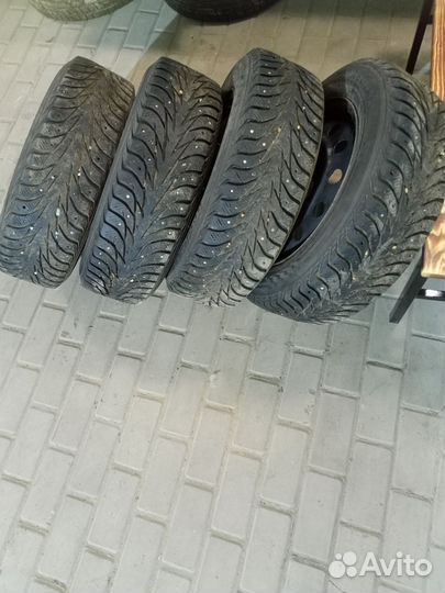 R15 Yokohama Ice Guard Stud IG55 185/65, PCD 4x98 DIA 40