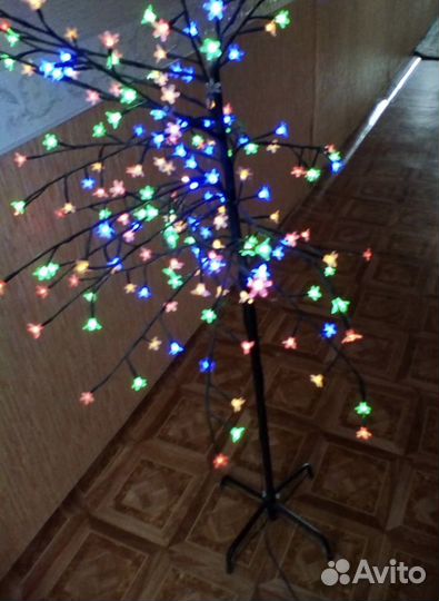 Декоративное светящееся дерево