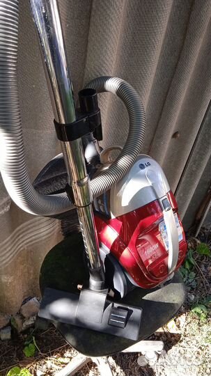 Пылесос Lg-1600, 400вт тяга, колба,комплект,идеал