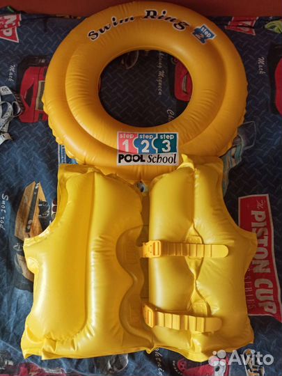 Детский надувной жилет и круг для плавания