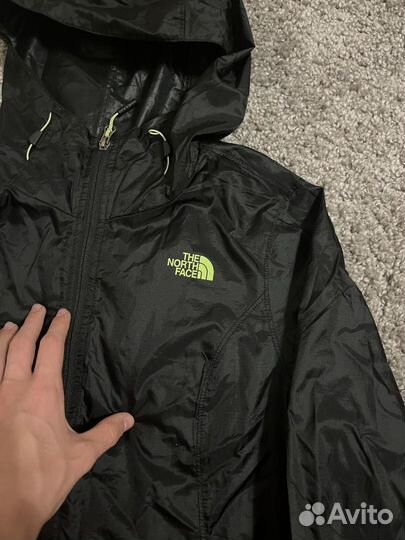 Ветровка the north face hyvent