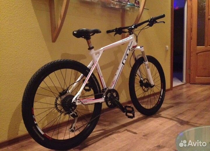 Велосипед GT Аvalanche Elite