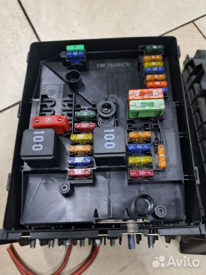 Блок предохранителей audi a3 8p golf 6