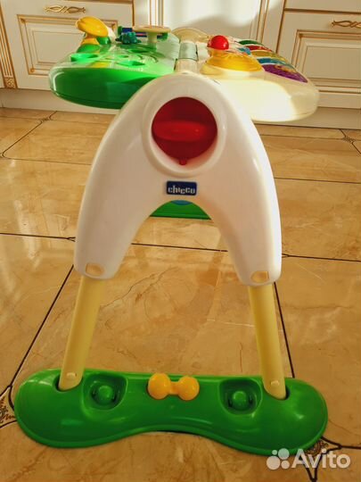 Развивающий столик chicco