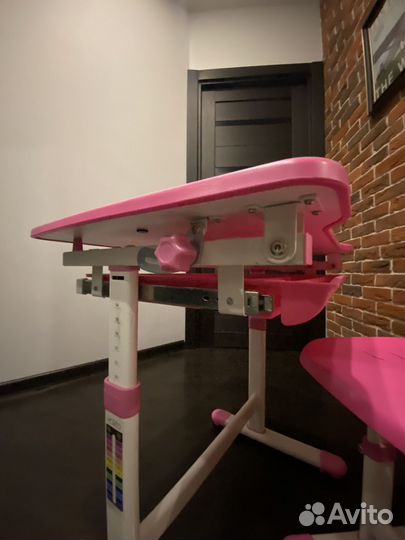 Растущая парта и стул holto