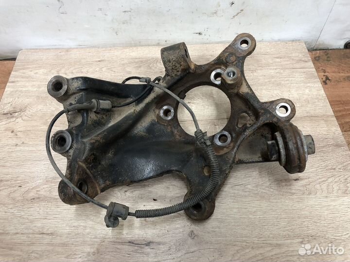 Кулак задний правый Opel Insignia